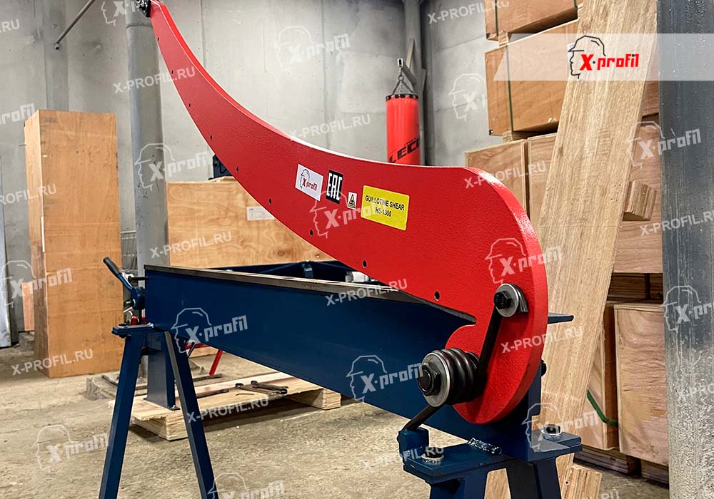 Изображение Гильотина сабельная X-Profil HS-1300 Изображение Гильотина сабельная X-Profil HS-1300